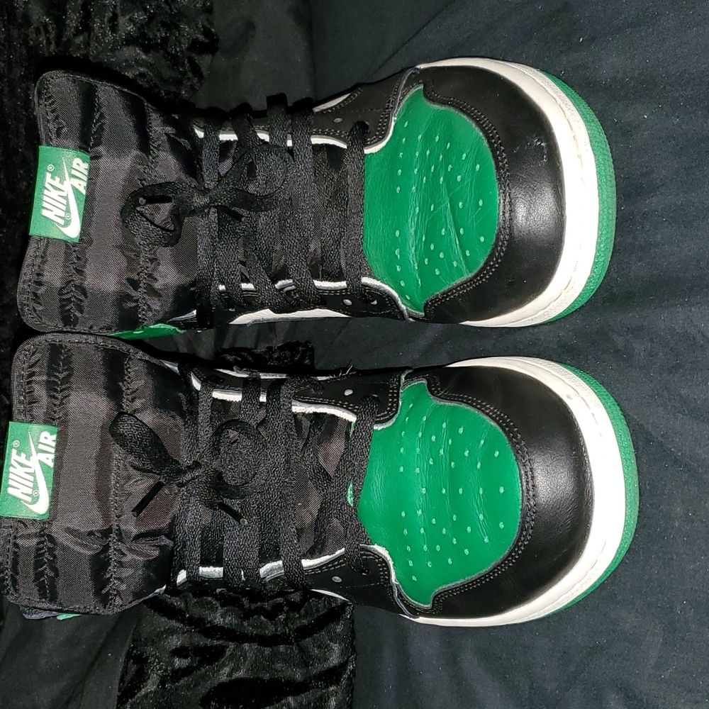 Pine green 1s